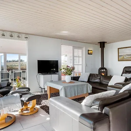 Dom wakacyjny Ebberup With Fireplace 01 *